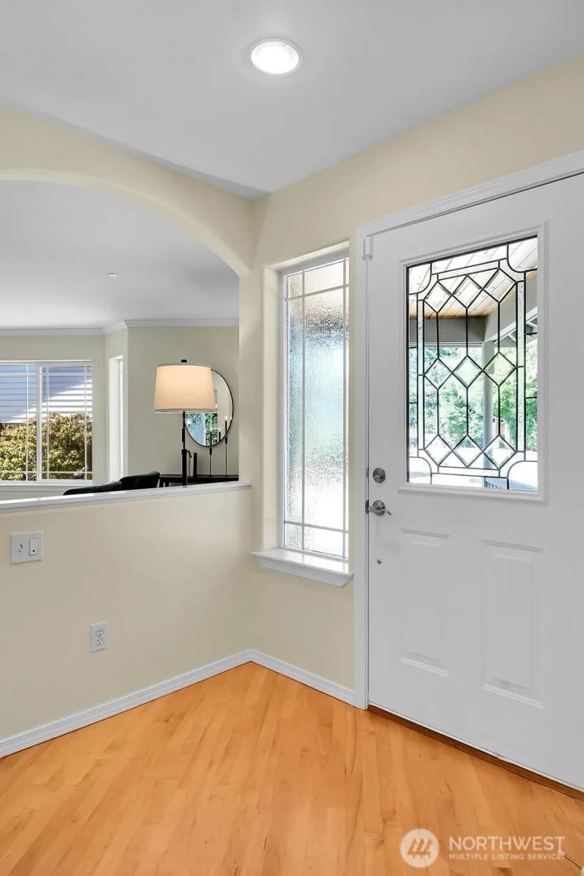 Property photo for 18528 Fremont Avenue N, Shoreline photo 2