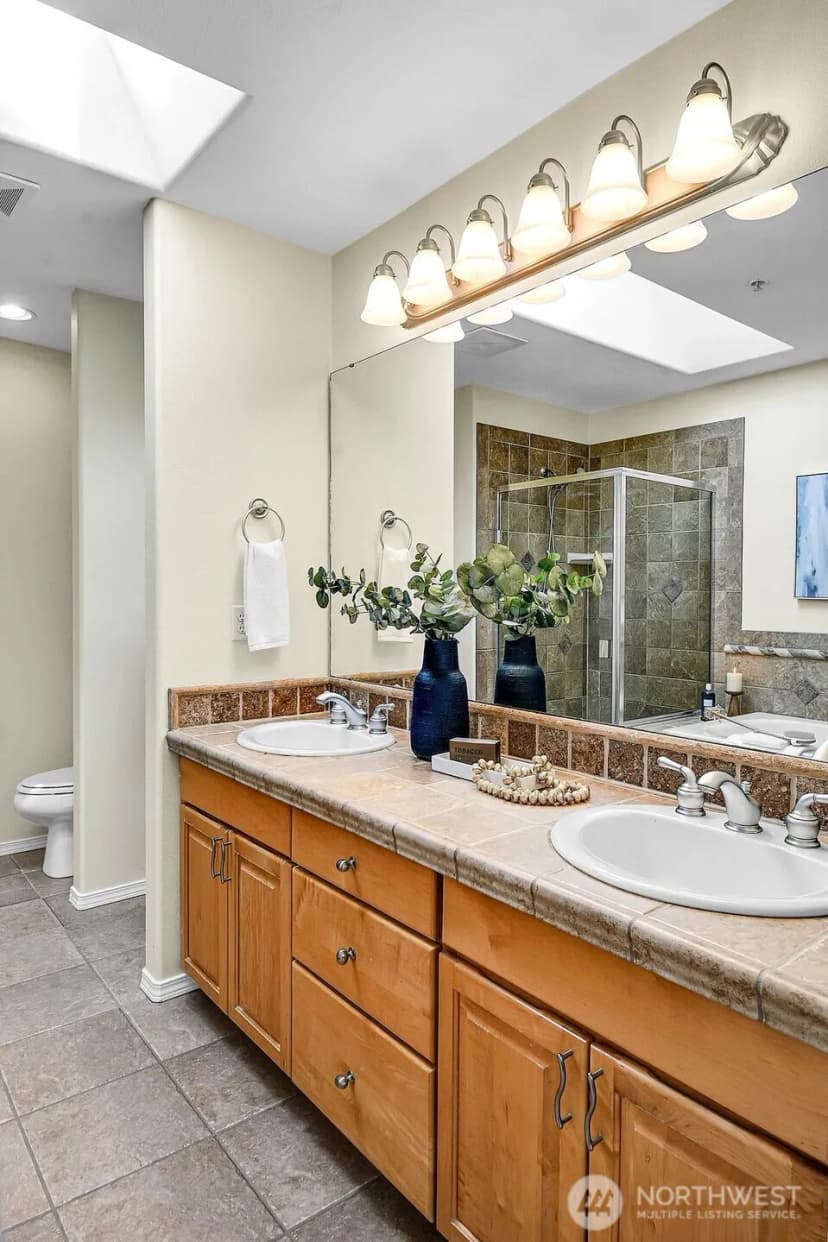 Property photo for 18528 Fremont Avenue N, Shoreline photo 18