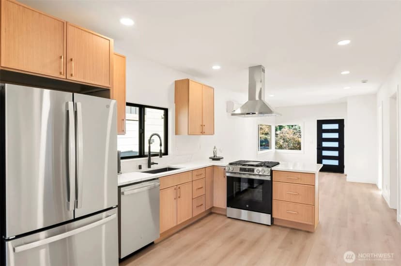 Property photo for 706 N 67th Street, Seattle photo 8
