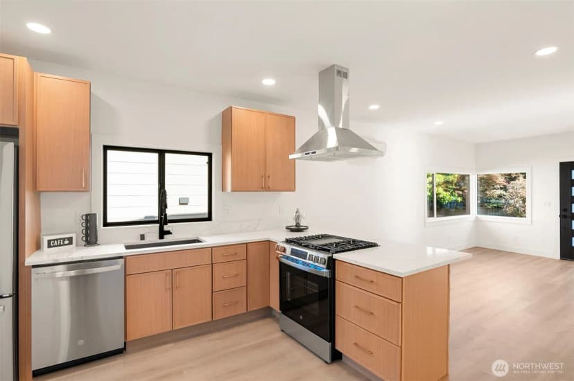 Property photo for 706 N 67th Street, Seattle photo 9