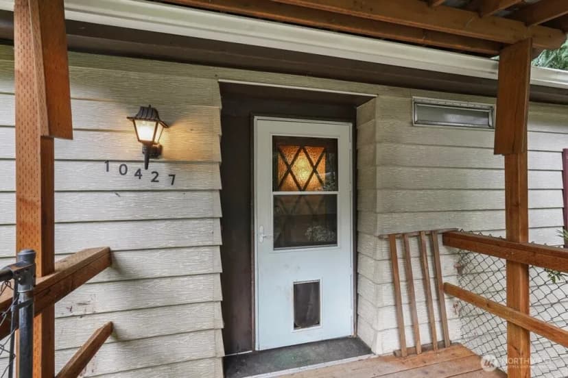 Property photo for 10427 Se 229th Street, Woodinville photo 4