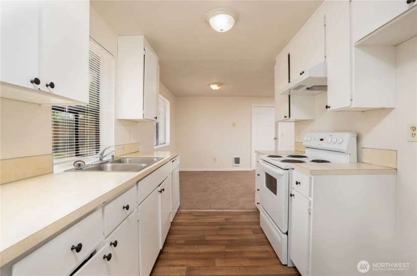 Property photo for 17325 11th Avenue Ct E, Spanaway photo 3