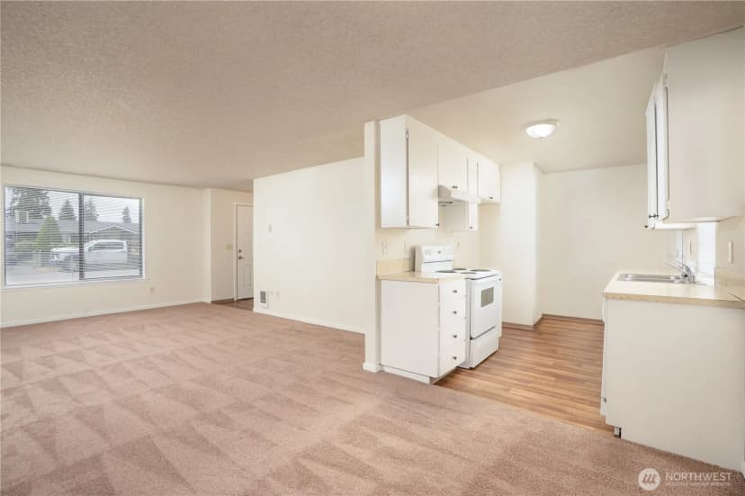 Property photo for 17325 11th Avenue Ct E, Spanaway photo 4