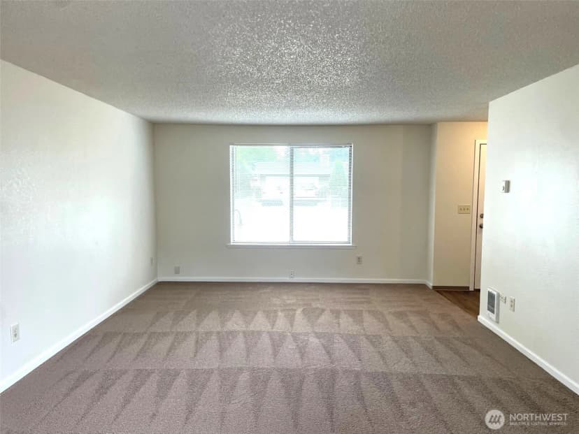 Property photo for 17325 11th Avenue Ct E, Spanaway photo 6