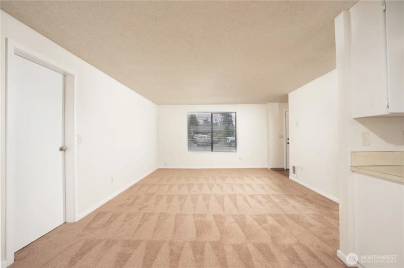 Property photo for 17325 11th Avenue Ct E, Spanaway photo 5