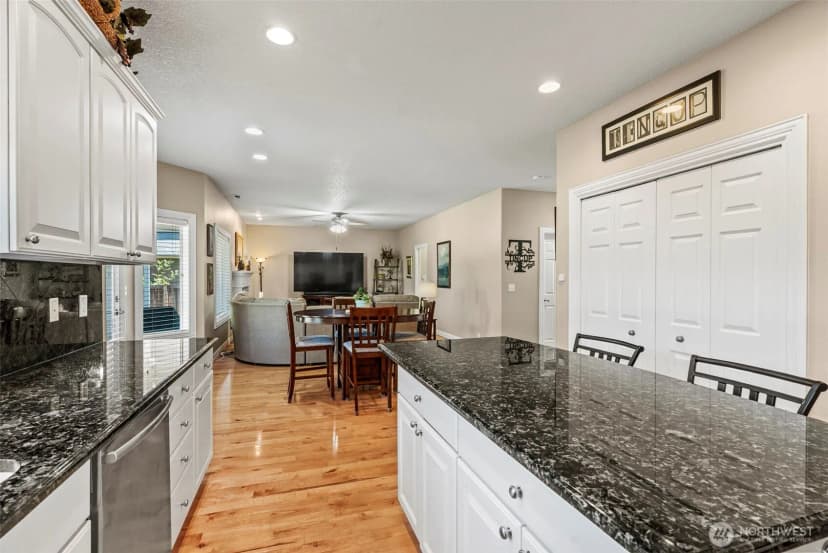 Property photo for 564 E 15th Circle, La Center photo 12