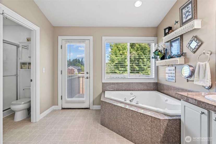 Property photo for 564 E 15th Circle, La Center photo 29
