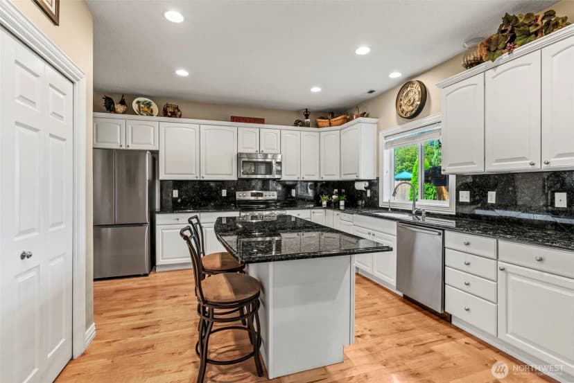 Property photo for 564 E 15th Circle, La Center photo 9