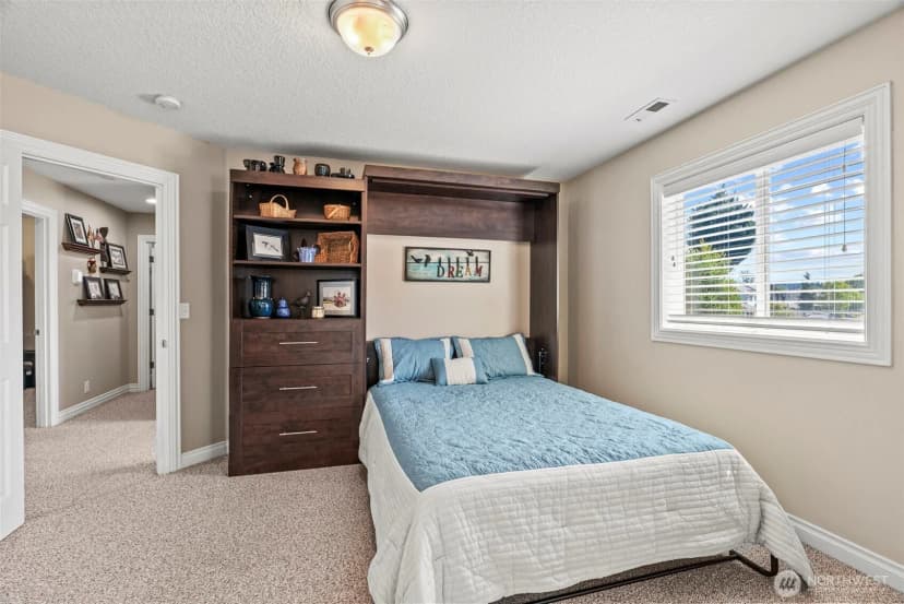 Property photo for 564 E 15th Circle, La Center photo 23