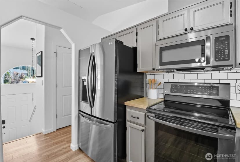 Property photo for 16410 44th Avenue E, Tacoma photo 11