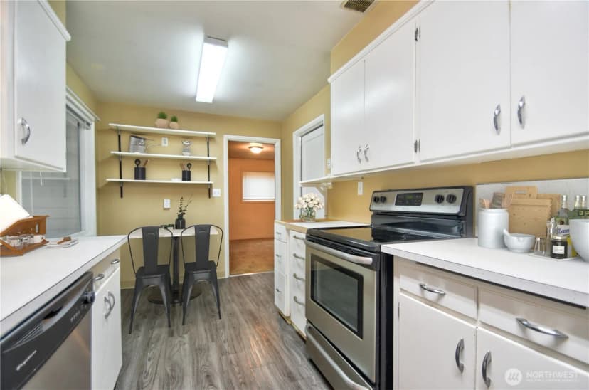 Property photo for 10809 Villa Ln Sw, Lakewood photo 9