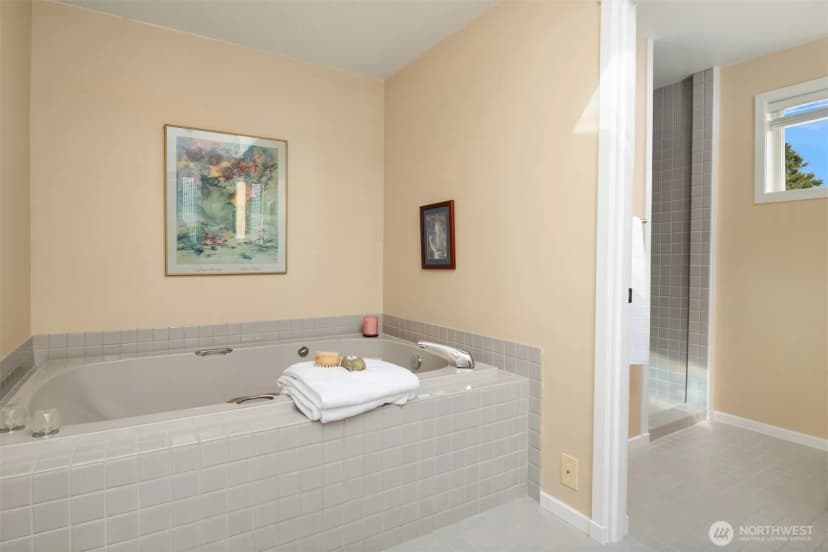 Property photo for 1611 Lowama Lane Ne, Tacoma photo 22