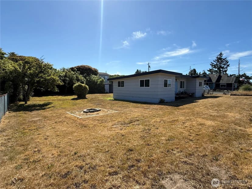 Property photo for 1416 Washington Avenue S, Long Beach photo 6