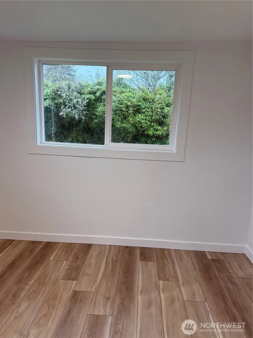 Property photo for 1416 Washington Avenue S, Long Beach photo 14