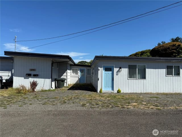 Property photo for 1416 Washington Avenue S, Long Beach photo 2