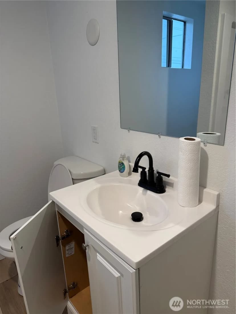 Property photo for 1416 Washington Avenue S, Long Beach photo 9