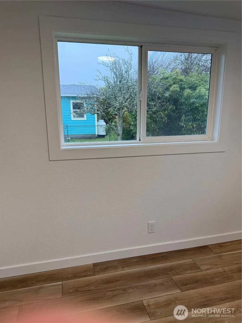 Property photo for 1416 Washington Avenue S, Long Beach photo 13