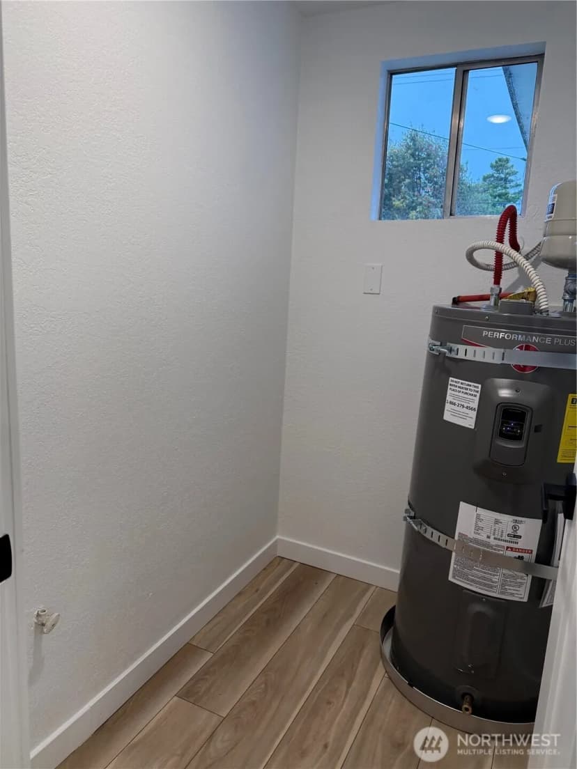 Property photo for 1416 Washington Avenue S, Long Beach photo 10