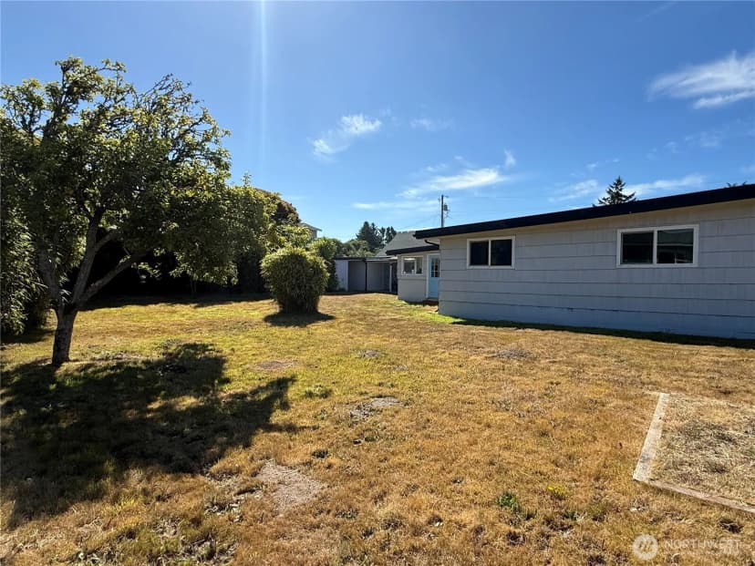 Property photo for 1416 Washington Avenue S, Long Beach photo 7