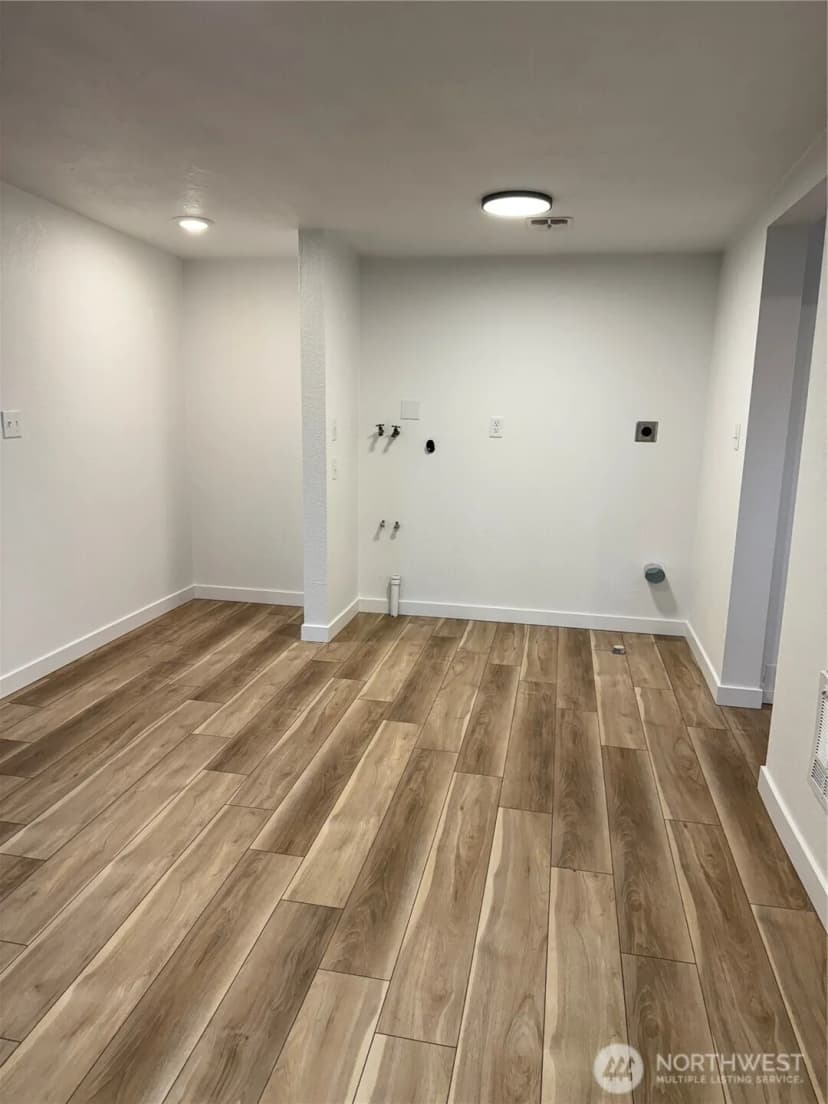Property photo for 1416 Washington Avenue S, Long Beach photo 25
