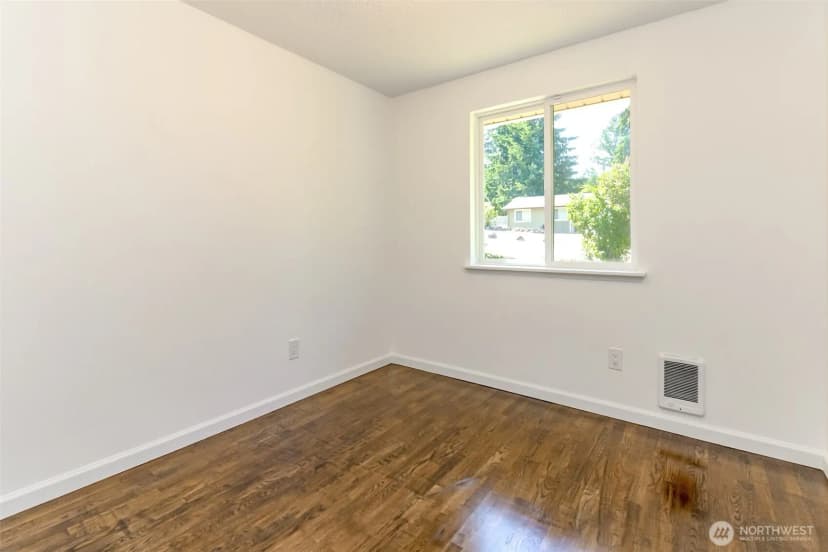 Property photo for 11513 107th Street Sw, Tacoma photo 14