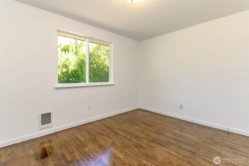 Property photo for 11513 107th Street Sw, Tacoma photo 16