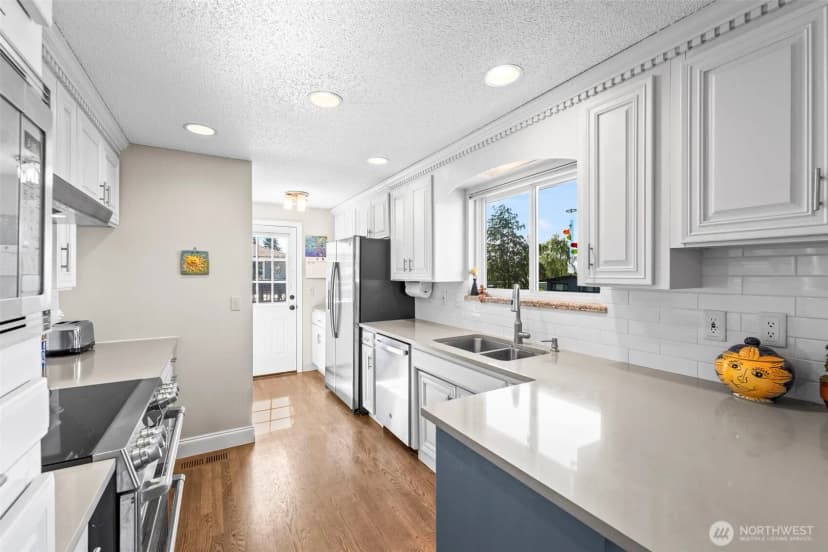 Property photo for 1760 N James Street, Tacoma photo 6