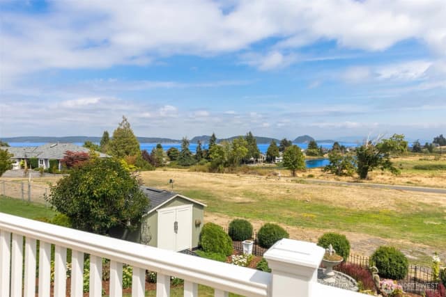 Property photo for 695 Dugualla Road, Oak Harbor photo 3