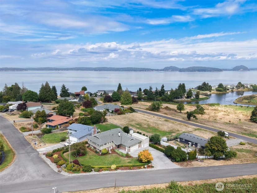 Property photo for 695 Dugualla Road, Oak Harbor photo 35