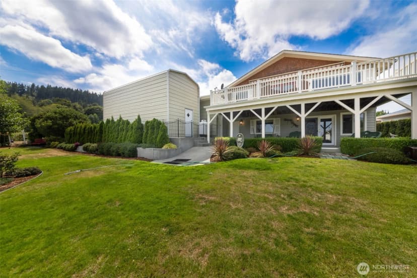 Property photo for 695 Dugualla Road, Oak Harbor photo 32