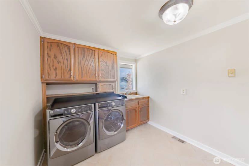 Property photo for 695 Dugualla Road, Oak Harbor photo 12
