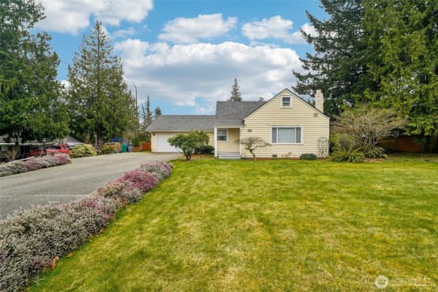 Property photo for 2406 100th Street Se, Everett