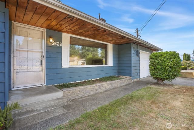 Property photo for 5626 Beverly Lane, Everett photo 2