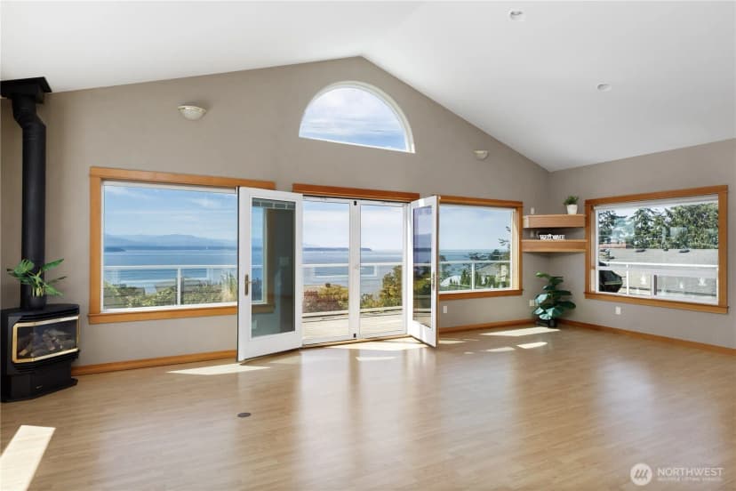 Property photo for 1947 Ficrest Avenue, Coupeville photo 11