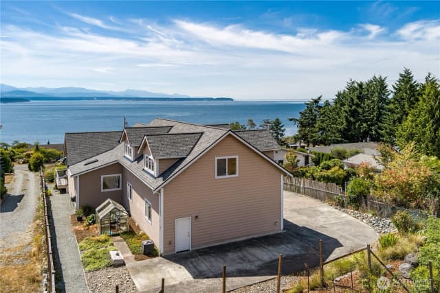 Property photo for 1947 Ficrest Avenue, Coupeville photo 2