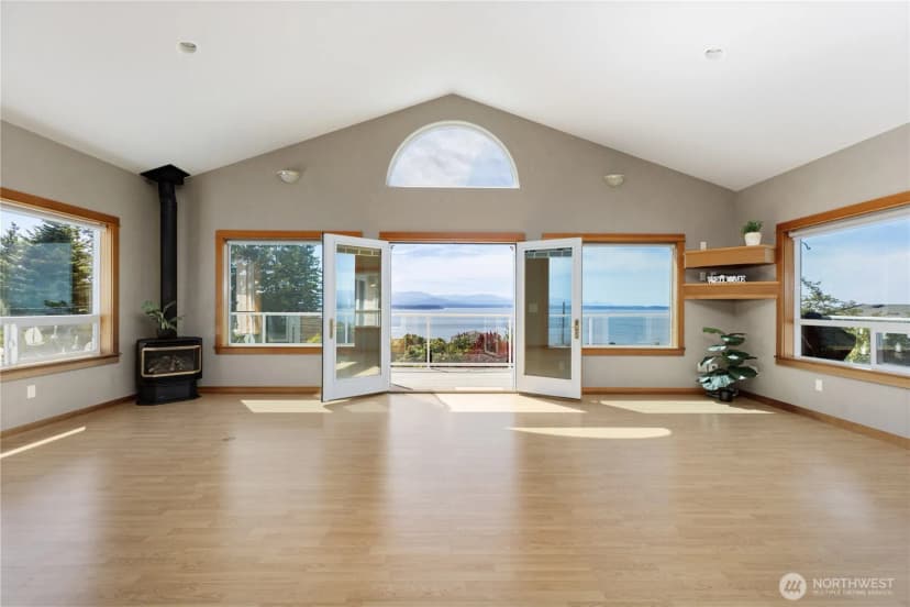 Property photo for 1947 Ficrest Avenue, Coupeville photo 9