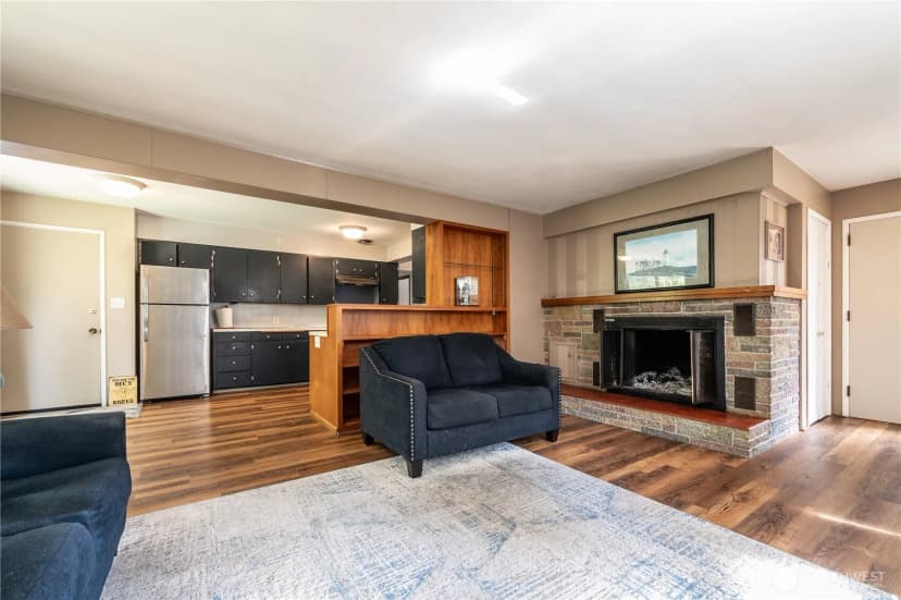 Property photo for 6418 Karjala Road, Aberdeen photo 2