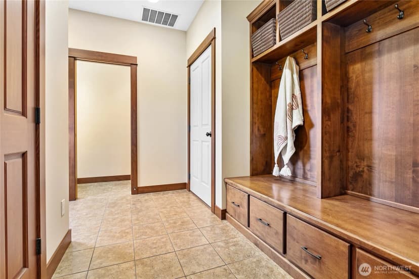 Property photo for 1402 Bradley Meadows Lane, Lynden photo 29