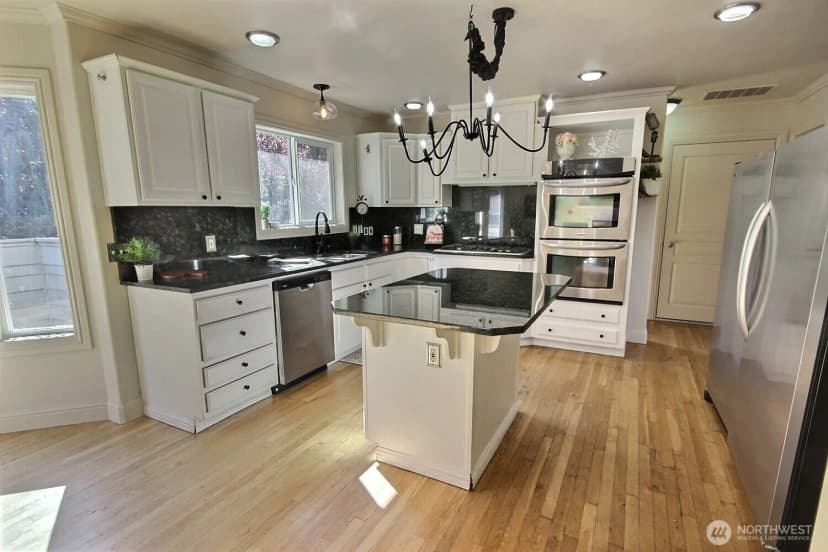 Property photo for 4018 52nd Street Ne, Tacoma photo 11