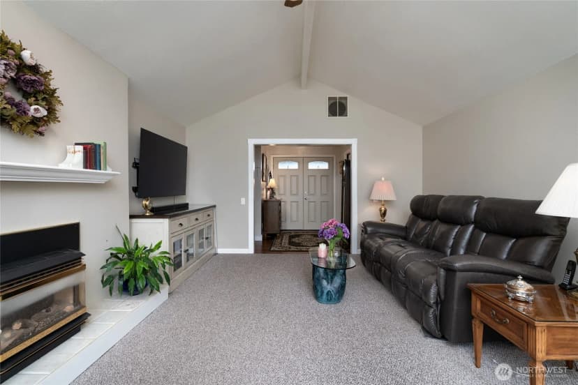 Property photo for 3902 Apache Drive, Mount Vernon photo 12
