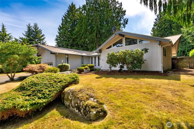 Property photo for 3902 Apache Drive, Mount Vernon