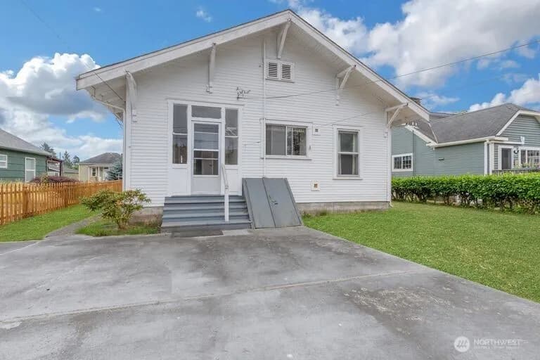 Property photo for 1920 Legion Way, Olympia photo 14