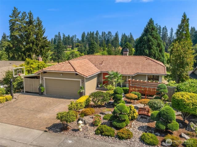 Property photo for 1654 180th Avenue Ne, Bellevue photo 2