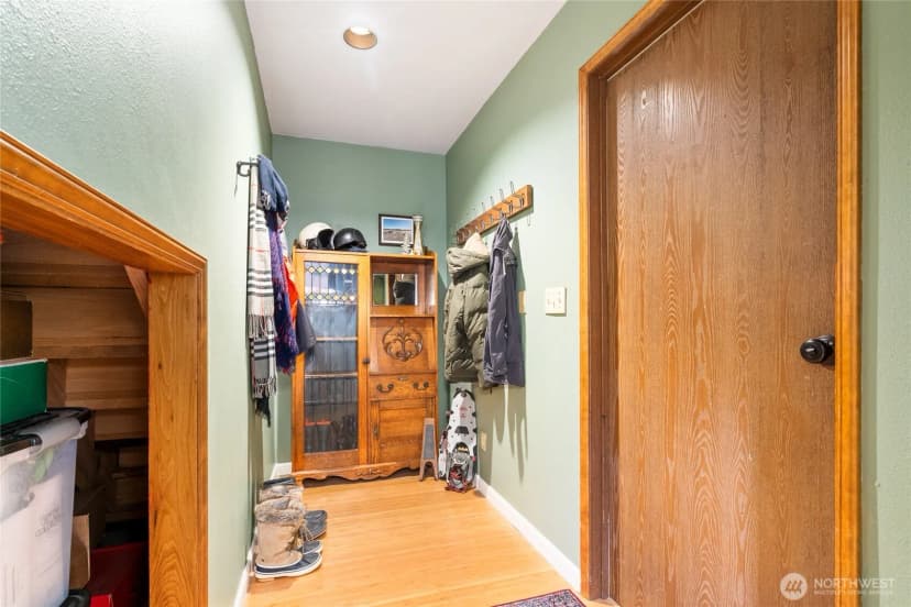 Property photo for 19707 67th Avenue Ne, Kenmore photo 23