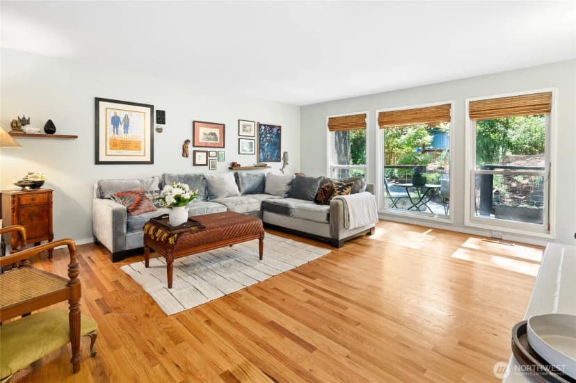 Property photo for 19707 67th Avenue Ne, Kenmore photo 6