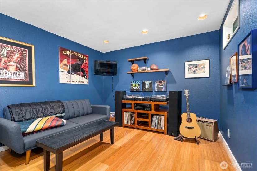 Property photo for 19707 67th Avenue Ne, Kenmore photo 20