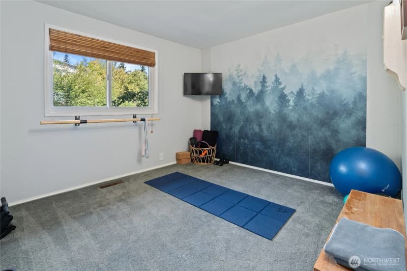 Property photo for 19707 67th Avenue Ne, Kenmore photo 16