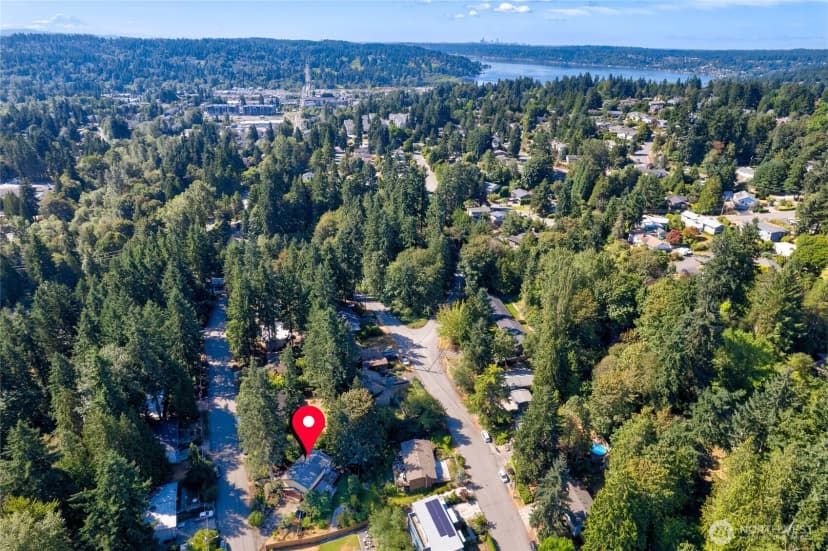 Property photo for 19707 67th Avenue Ne, Kenmore photo 35