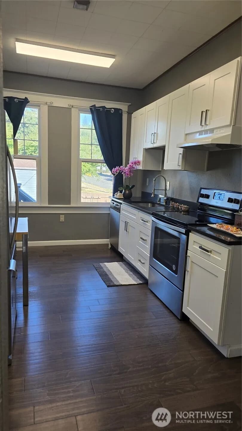 Property photo for 420 2nd Avenue S, Kent photo 2