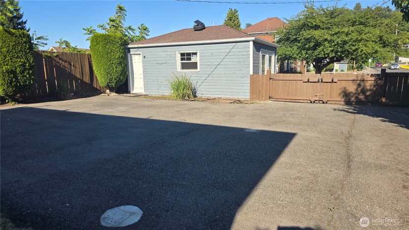Property photo for 420 2nd Avenue S, Kent photo 10